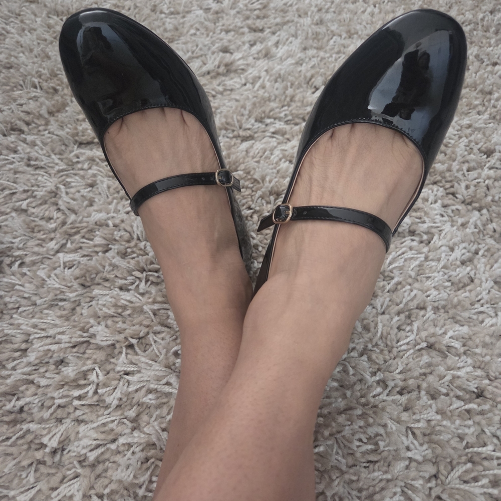 Bandolino Glossy Black Mary Jane Flats